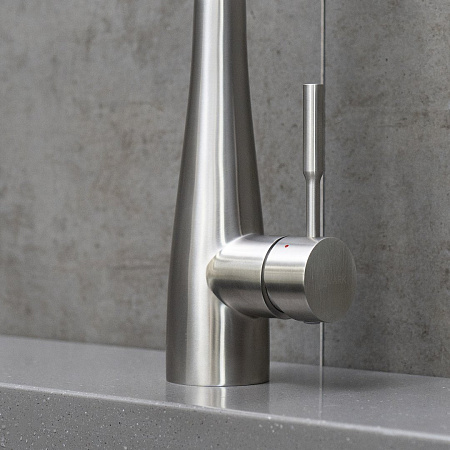 Смеситель для кухни Lemark Expert LM5084S с выдвижным поворотным изливом, сталь Смеситель для кухни Lemark Expert LM5084S с выдвижным поворотным изливом, сталь