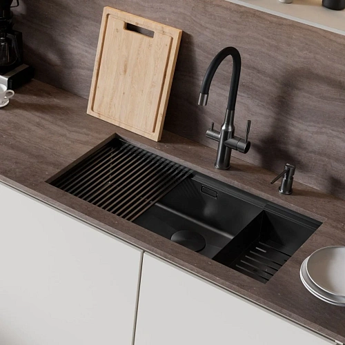 Кухонная мойка Lemark TABAGA 820 из нержавеющей стали с аксессуарами в комплекте: ролл-мат, коландер, разделочная доска, черный матовый 9932136 Кухонная мойка Lemark TABAGA 820 из нержавеющей стали с аксессуарами в комплекте: ролл-мат, коландер, разделочная доска, черный матовый 9932136