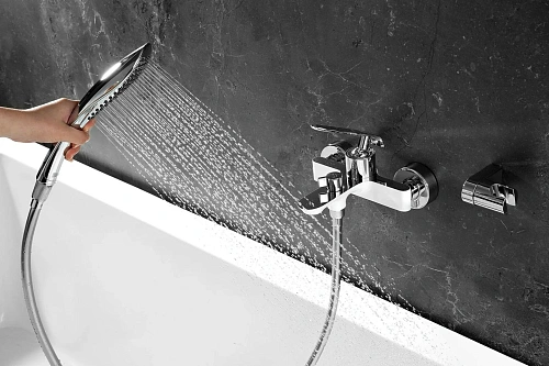 Смеситель для ванны Lemark Melange LM4934CW, хром/белый Смеситель для ванны Lemark Melange LM4934CW, хром/белый