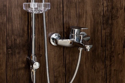 Душевая система Orange Flipo M23-933cr с изливом, хром Душевая система Orange Flipo M23-933cr с изливом, хром