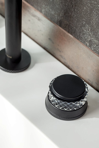 Смеситель для раковины Boheme AURA BLACK 152-CR-B Смеситель для раковины Boheme AURA BLACK 152-CR-B