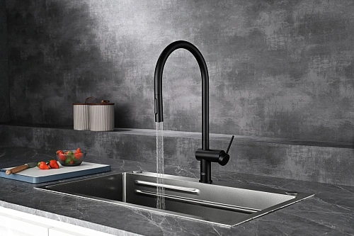 Смеситель для кухни AQUAme Cucina AQM9901MB с выдвижным изливом,черный матовый Смеситель для кухни AQUAme Cucina AQM9901MB с выдвижным изливом,черный матовый