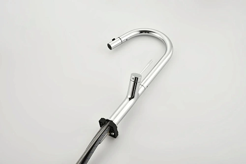 Смеситель для кухни AQUAme Cucina AQM9905CR с выдвижным изливом, с подключением к фильтру с питьевой водой, хром Смеситель для кухни AQUAme Cucina AQM9905CR с выдвижным изливом, с подключением к фильтру с питьевой водой, хром