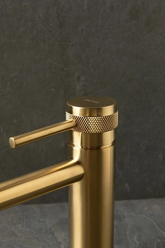 Смеситель для раковины Allen Brau Priority 5.31A01-GB золото Смеситель для раковины Allen Brau Priority 5.31A01-GB золото