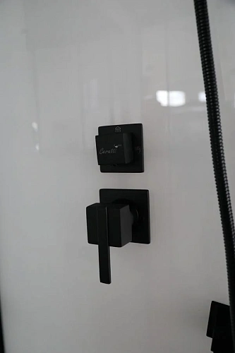 Душевая кабина Ceruttispa VIVA101B 100x100x215 профиль черный, стекло прозрачное Душевая кабина Ceruttispa VIVA101B 100x100x215 профиль черный, стекло прозрачное