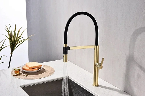 Смеситель для кухни Paulmark LEADER светлое золото Le214101-LG Смеситель для кухни Paulmark LEADER светлое золото Le214101-LG