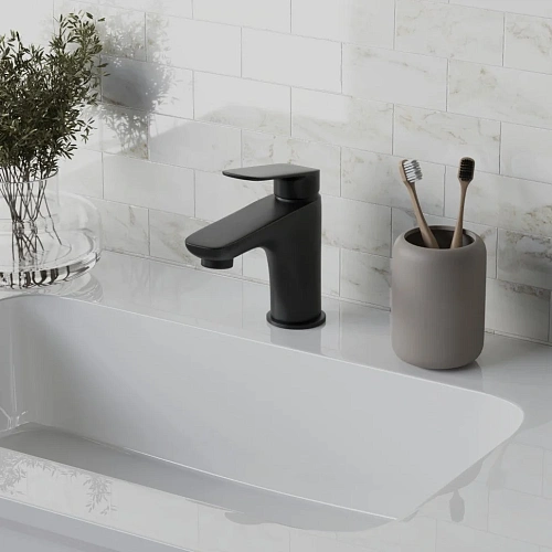 Смеситель для раковины Paini Laguna LAYO205 черный Смеситель для раковины Paini Laguna LAYO205 черный