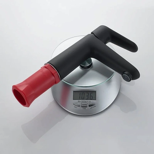 Смеситель для раковины Raglo R31.10.06, черный Смеситель для раковины Raglo R31.10.06, черный