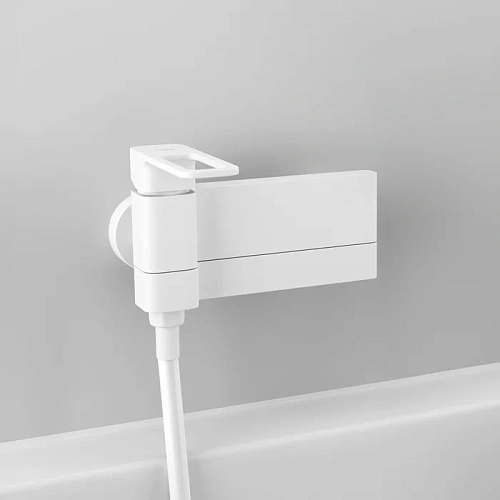 Смеситель для ванны IDDIS Slide (SLIWT00i02WA) белый матовый Смеситель для ванны IDDIS Slide (SLIWT00i02WA) белый матовый