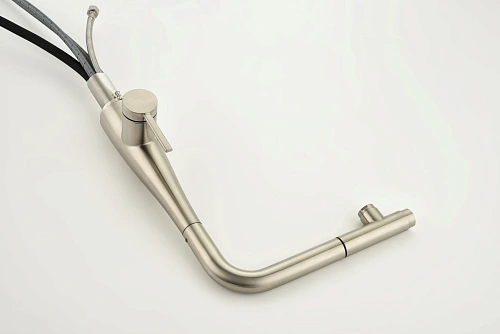 Смеситель для кухни AQUAme Cucina AQM9902BN с выдвижным изливом, никель шлифованный Смеситель для кухни AQUAme Cucina AQM9902BN с выдвижным изливом, никель шлифованный