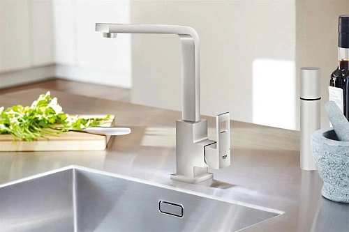 Смеситель для кухни GROHE Eurocube, суперсталь (31255DC0) Смеситель для кухни GROHE Eurocube, суперсталь (31255DC0)