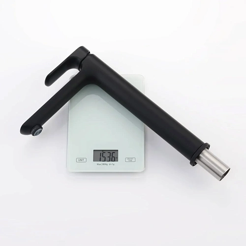 Смеситель для раковины Raglo R03.15.06, черный Смеситель для раковины Raglo R03.15.06, черный