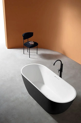 Ванна отдельностоящая ABBER AM9941BW 170x75 универсальная, черно-белая матовая, искусственный камень Ванна отдельностоящая ABBER AM9941BW 170x75 универсальная, черно-белая матовая, искусственный камень