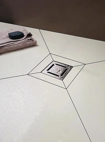 Душевой трап BERGES ZENTRUM Norma 150х150, матовый хром, выпуск D50 H65 боковой 090363 Душевой трап BERGES ZENTRUM Norma 150х150, матовый хром, выпуск D50 H65 боковой 090363