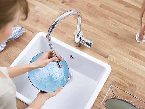 Смеситель для кухни GROHE Eurostyle Cosmopolitan с выдвижным изливом, хром (31126002) Смеситель для кухни GROHE Eurostyle Cosmopolitan с выдвижным изливом, хром (31126002)