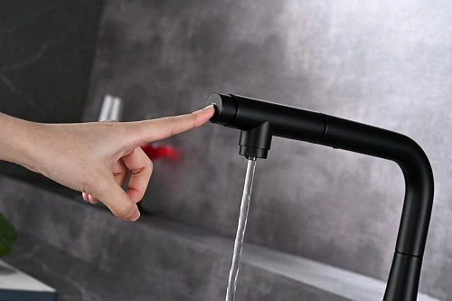 Смеситель для кухни AQUAme Cucina AQM9902MB с выдвижным изливом, черный матовый Смеситель для кухни AQUAme Cucina AQM9902MB с выдвижным изливом, черный матовый