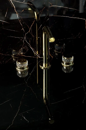 Смеситель для раковины Boheme AURA GOLD 152-G-A Смеситель для раковины Boheme AURA GOLD 152-G-A