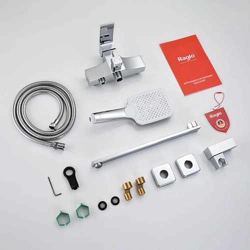 Смеситель для ванны Raglo R01.22, хром Смеситель для ванны Raglo R01.22, хром