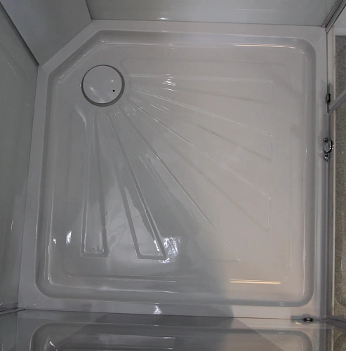 Душевая кабина Ceruttispa BELLA901T без крыши 90x90x215-225 профиль хром, стекло прозрачное Душевая кабина Ceruttispa BELLA901T без крыши 90x90x215-225 профиль хром, стекло прозрачное