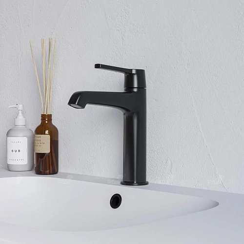 Смеситель для раковины RGW Shower Panels SP-301B черный Смеситель для раковины RGW Shower Panels SP-301B черный