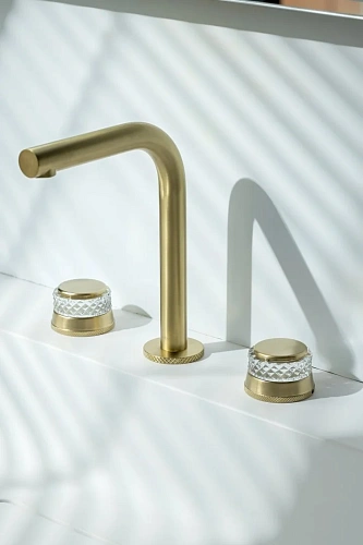 Смеситель для раковины Boheme AURA MAT GOLD 152-MG-A Смеситель для раковины Boheme AURA MAT GOLD 152-MG-A