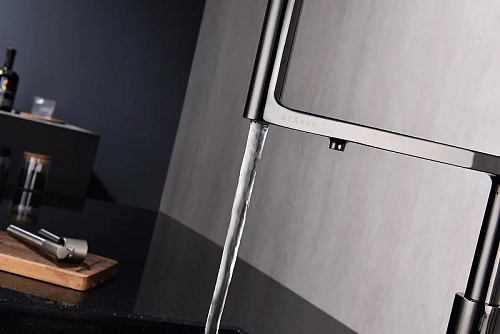 Смеситель для кухни Paulmark Tornado глянцевый черный To213402-GB Смеситель для кухни Paulmark Tornado глянцевый черный To213402-GB