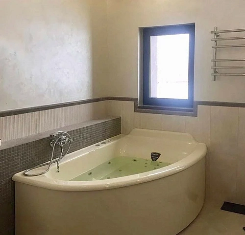 Ванна из искусственного камня Astra-Form Анастасия R, белая 01010024 Ванна из искусственного камня Astra-Form Анастасия R, белая 01010024