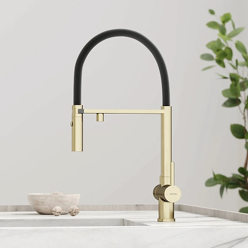 Смеситель для кухни SANCOS Imola SC4010BGbh с возможностью подключения фильтра, брашированное золото с черным изливом Смеситель для кухни SANCOS Imola SC4010BGbh с возможностью подключения фильтра, брашированное золото с черным изливом