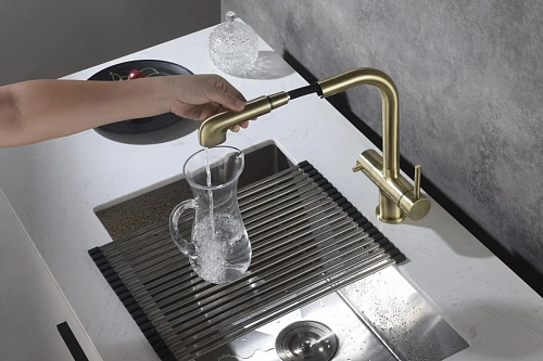 Смеситель для кухни Timo Saona 2346/02FL с подключением фильтра и выдвижной лейкой антик Смеситель для кухни Timo Saona 2346/02FL с подключением фильтра и выдвижной лейкой антик