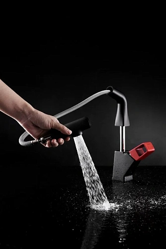 Смеситель для кухни Lemark Soul LM6008BR, черный/красный Смеситель для кухни Lemark Soul LM6008BR, черный/красный