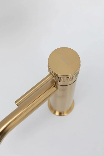 Смеситель для раковины Allen Brau Priority 5.31A01-GB золото Смеситель для раковины Allen Brau Priority 5.31A01-GB золото