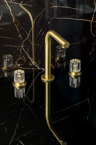 Смеситель для раковины Boheme ELEGANTE MATT GOLD 152-MG-EL Смеситель для раковины Boheme ELEGANTE MATT GOLD 152-MG-EL