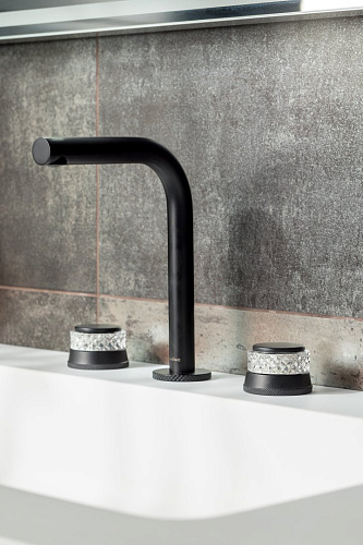 Смеситель для раковины Boheme AURA BLACK 152-CR-B Смеситель для раковины Boheme AURA BLACK 152-CR-B