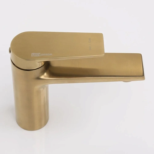 Смеситель для раковины WasserKRAFT Aisch 5503 золото Смеситель для раковины WasserKRAFT Aisch 5503 золото