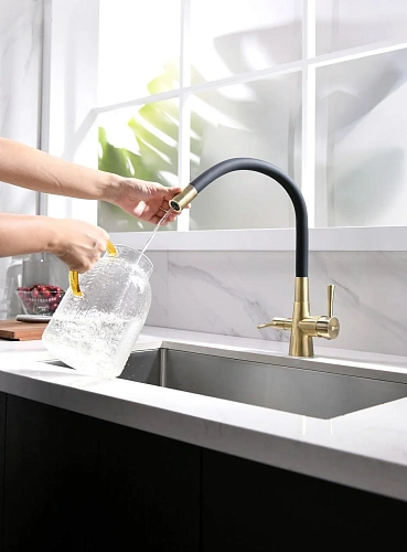 Смеситель для кухни Lemark Comfort LM3075B с гибким изливом, с подключением к фильтру, бронза Смеситель для кухни Lemark Comfort LM3075B с гибким изливом, с подключением к фильтру, бронза