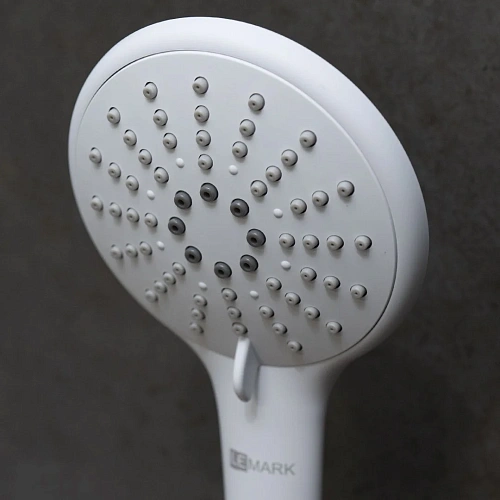 Смеситель для ванны Lemark Bronx LM3714MW с монолитным изливом, белый/матовый Смеситель для ванны Lemark Bronx LM3714MW с монолитным изливом, белый/матовый