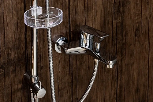 Душевая система Orange Flipo M23-933cr с изливом, хром Душевая система Orange Flipo M23-933cr с изливом, хром