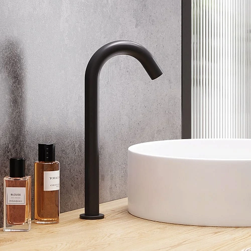 Смеситель для раковины Damixa Scandinavian Pure 360280300 cенсорный, высокий, черный Смеситель для раковины Damixa Scandinavian Pure 360280300 cенсорный, высокий, черный