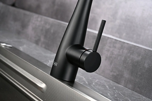 Смеситель для кухни AQUAme Cucina AQM9902MB с выдвижным изливом, черный матовый Смеситель для кухни AQUAme Cucina AQM9902MB с выдвижным изливом, черный матовый