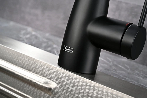 Смеситель для кухни AQUAme Cucina AQM9902MB с выдвижным изливом, черный матовый Смеситель для кухни AQUAme Cucina AQM9902MB с выдвижным изливом, черный матовый