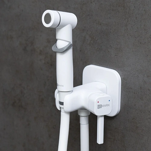 Гигиенический душ Lemark Solo LM7165MW, встраиваемый, белый Гигиенический душ Lemark Solo LM7165MW, встраиваемый, белый