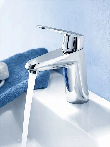 Смеситель для раковины GROHE Eurodisc Cosmopolitan (3246920E) с ограничением расхода воды, хром Смеситель для раковины GROHE Eurodisc Cosmopolitan (3246920E) с ограничением расхода воды, хром
