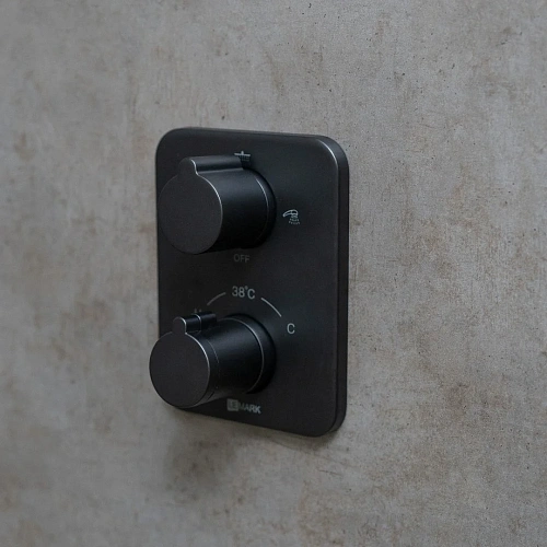 Душевая система Lemark Bronx LM3742BL термостатическая, встраиваемая, черный Душевая система Lemark Bronx LM3742BL термостатическая, встраиваемая, черный