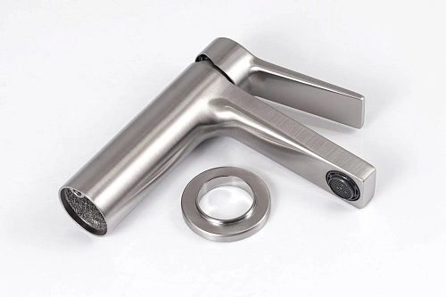 Смеситель для раковины Remer Slash SL12XV, сталь Смеситель для раковины Remer Slash SL12XV, сталь