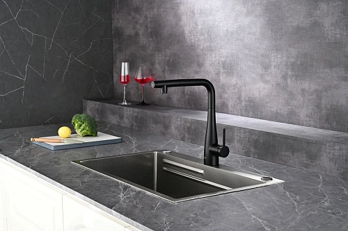 Смеситель для кухни AQUAme Cucina AQM9902MB с выдвижным изливом, черный матовый Смеситель для кухни AQUAme Cucina AQM9902MB с выдвижным изливом, черный матовый
