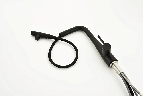 Смеситель для кухни AQUAme Cucina AQM9902MB с выдвижным изливом, черный матовый Смеситель для кухни AQUAme Cucina AQM9902MB с выдвижным изливом, черный матовый