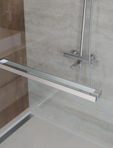 Душевая дверь CEZARES LUX-B-FS-1-70-C-CR 70 см, профиль хром, стекло прозрачное Душевая дверь CEZARES LUX-B-FS-1-70-C-CR 70 см, профиль хром, стекло прозрачное