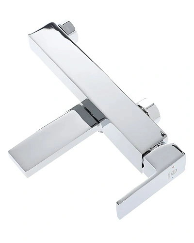 Смеситель для ванны Agger Great A2810000 с поворотным изливом, хром Смеситель для ванны Agger Great A2810000 с поворотным изливом, хром
