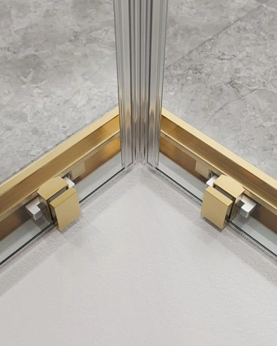 Душевой уголок CEZARES MOLVENO-AH-22-130/120-C-BORO-IV цвет профиля брашированное золото стекло прозрачное 1300x1200 мм Душевой уголок CEZARES MOLVENO-AH-22-130/120-C-BORO-IV цвет профиля брашированное золото стекло прозрачное 1300x1200 мм