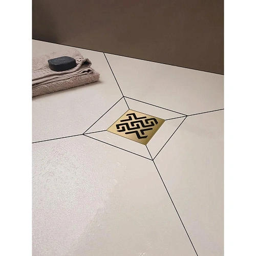 Душевой трап BERGES ZENTRUM Antik 100х100, золото глянец, выпуск D50 H65 боковой 092364 Душевой трап BERGES ZENTRUM Antik 100х100, золото глянец, выпуск D50 H65 боковой 092364